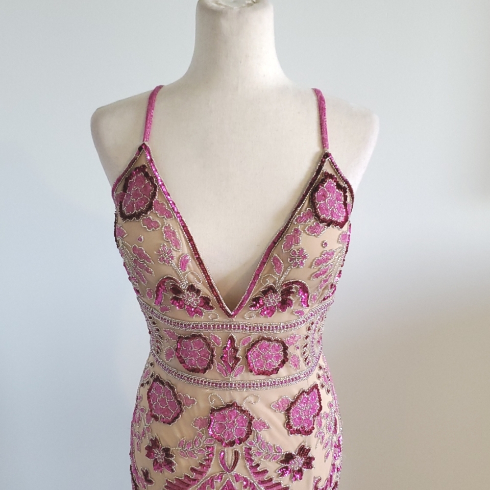 Jovani nude/pink  Embellished Gown with Slit Size 14 runs small  never worn NWOT - Picture 4 of 13